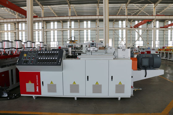 Линия винт 550kg/H штранг-прессования доски PVC WPC 1220MM двойника